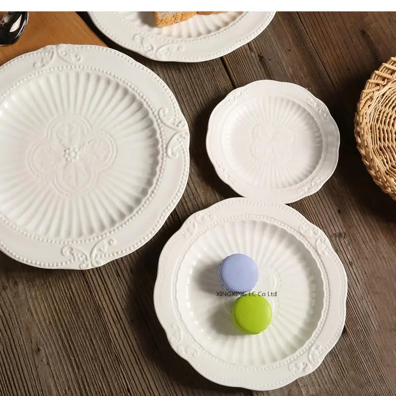 Piatto di coniglio in ceramica Cena rotonda per la casa Stoviglie per decorazioni di nozze per torte da dessert artigianali in rilievo bianco 5