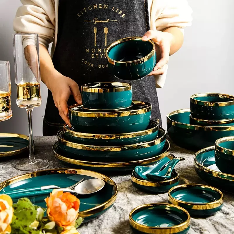 Il set di stoviglie in ceramica verde foresta di lusso include piatti poco profondi, ciotole per zuppa di riso, piatto e cucchiaio per pesci 3