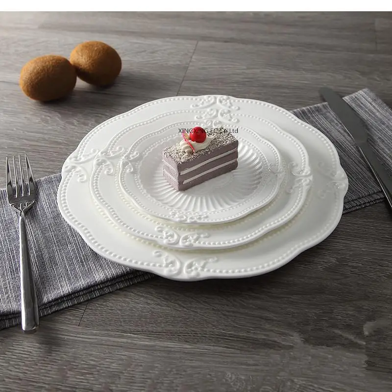 Piatto di coniglio in ceramica Cena rotonda per la casa Stoviglie per decorazioni di nozze per torte da dessert artigianali in rilievo bianco 4