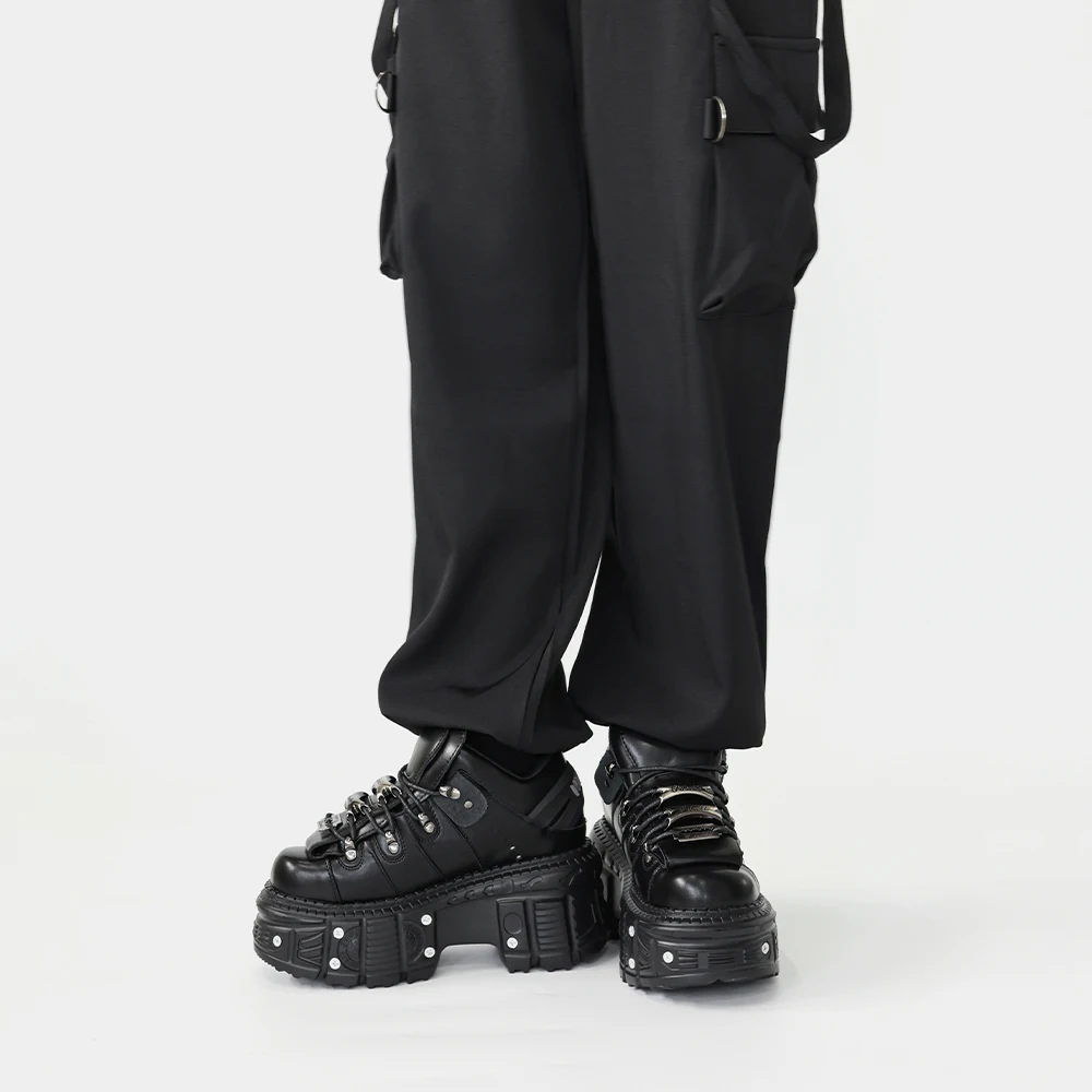 Nuove scarpe da donna stile punk stringate altezza tacco 6 cm scarpe con plateau donna stivaletti gotici alla caviglia decorazioni in metallo sneakers da donna 6