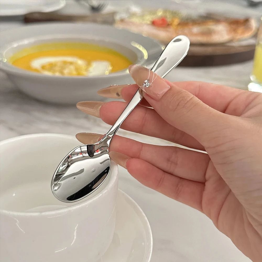 6/12/24PCS Cucchiaio da tè in acciaio inossidabile Set di posate Cucchiaio da caffè creativo per torta gelato Dessert Scoop Stoviglie Set di stoviglie 3