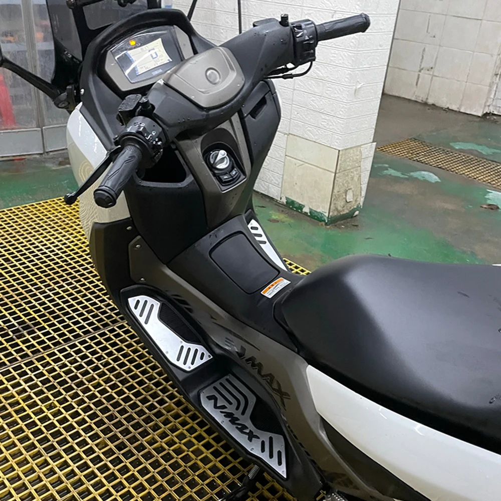 Moto Pedana Passi Pedane Rilievi Del Piede Pedali Antiscivolo Pedane Piastra Per Yamaha NMAX125 NMAX155 NMAX 125 155 2020-2024 3