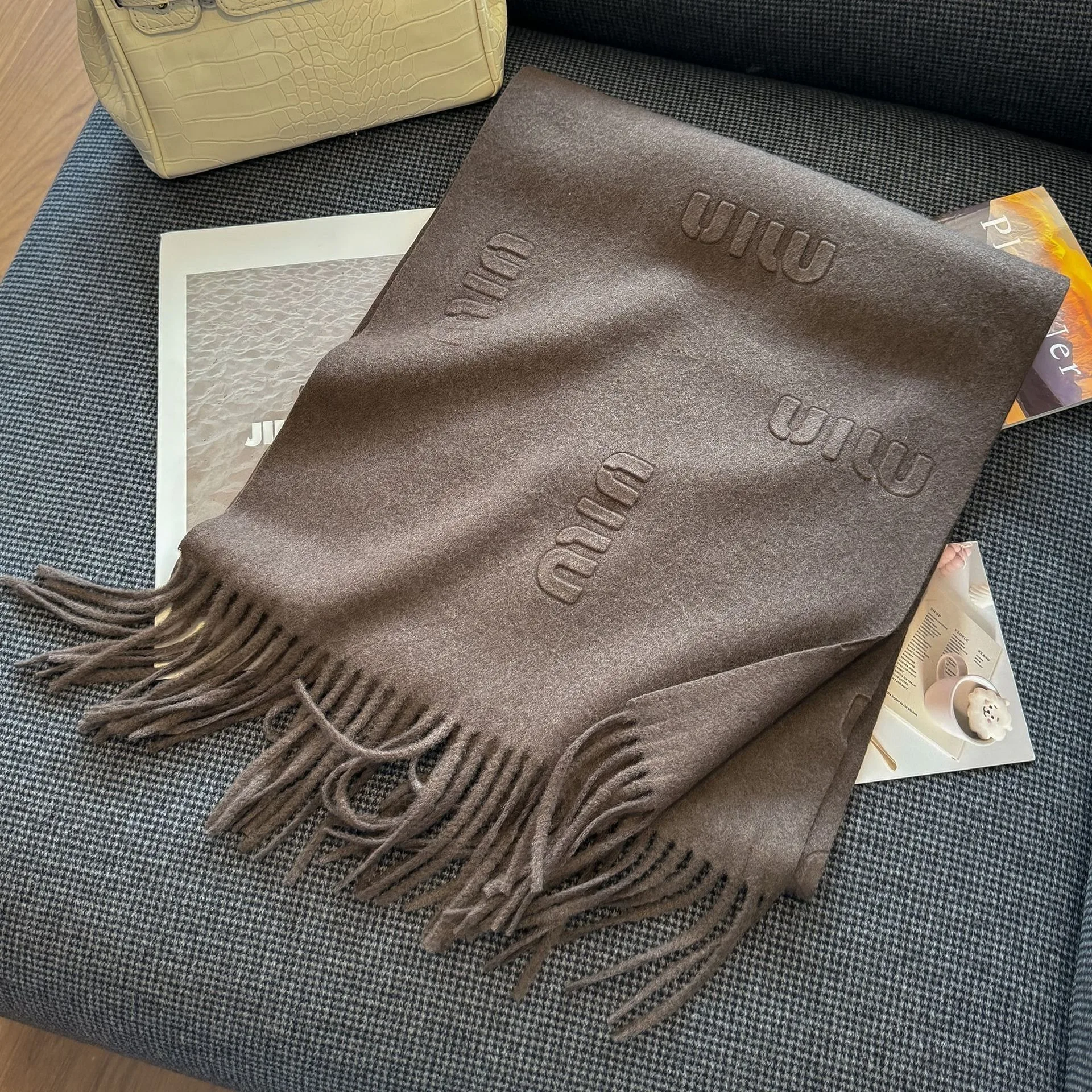 Sciarpa di alta qualità Donna Inverno Autunno Popolare Lettera in rilievo Misto lana Silenziatore Donna Vitalità giovanile Scialle solido caldo Lady 5