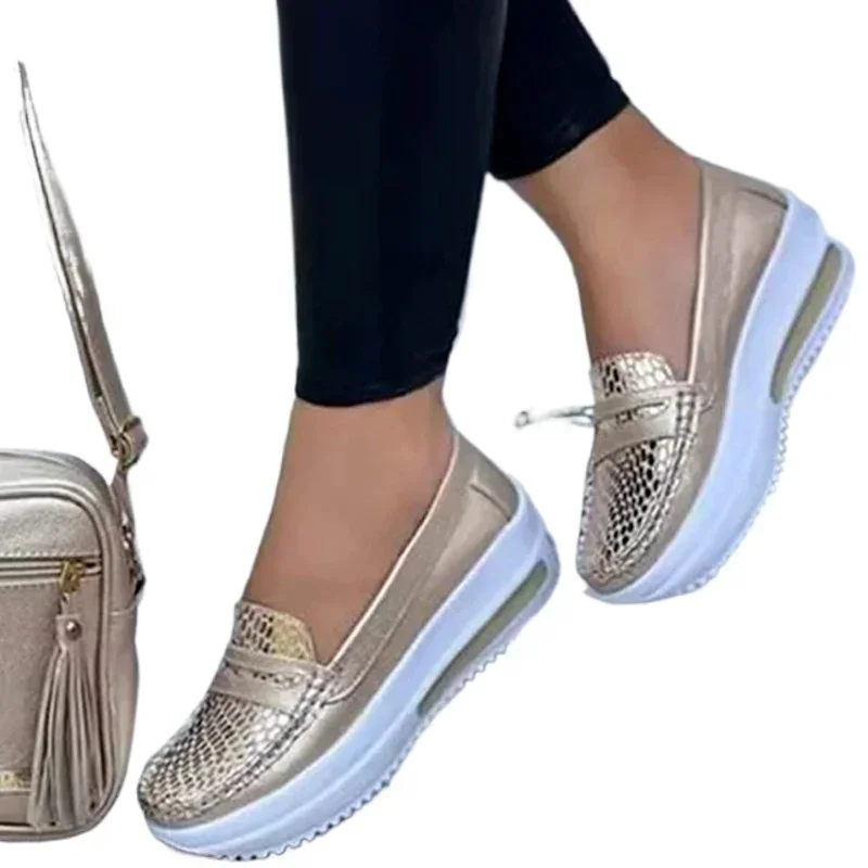 Mocassini alla moda da donna di design di lusso Scarpe vulcanizzate slip-on traspiranti Scarpe da ginnastica da donna leggere con zeppa casual 5