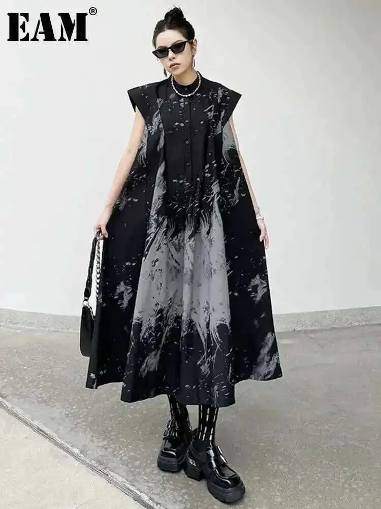 EAM Donna Modello nero stampato Abito camicia longuette di grandi dimensioni Nuovo colletto alla coreana senza maniche Moda marea Primavera Estate 2025 1DH5837 1