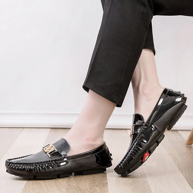 Scarpe a cuffia da uomo, scarpe slip-on primaverili ed estive, scarpe da uomo alla moda in pelle verniciata stile coreano, scarpe pigre basse, scarpe casual, fatte a mano 4