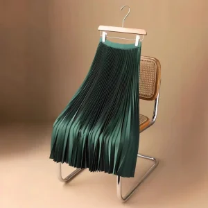 Gonna a pieghe tinta unita in raso francese Sottile di media lunghezza sopra il ginocchio Vita alta A-Line Gonna a metà corpo Moda donna alla moda 1