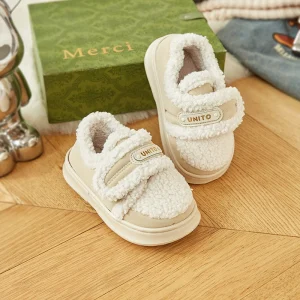 scarpe foderate in pile con velcro per bambini 2025 Inverno Nuovo modello Versatile suola spessa antiscivolo Mantieni calde le scarpe da ginnastica per bambini 1