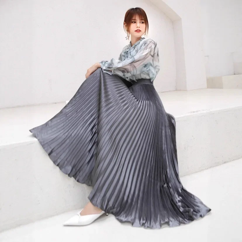 Vendita calda della stagione delle nuove donne lungo raso metallo lucentezza gonna a pieghe mezza lunghezza gonna a fisarmonica abito lungo fino al pavimento Fashionab 3