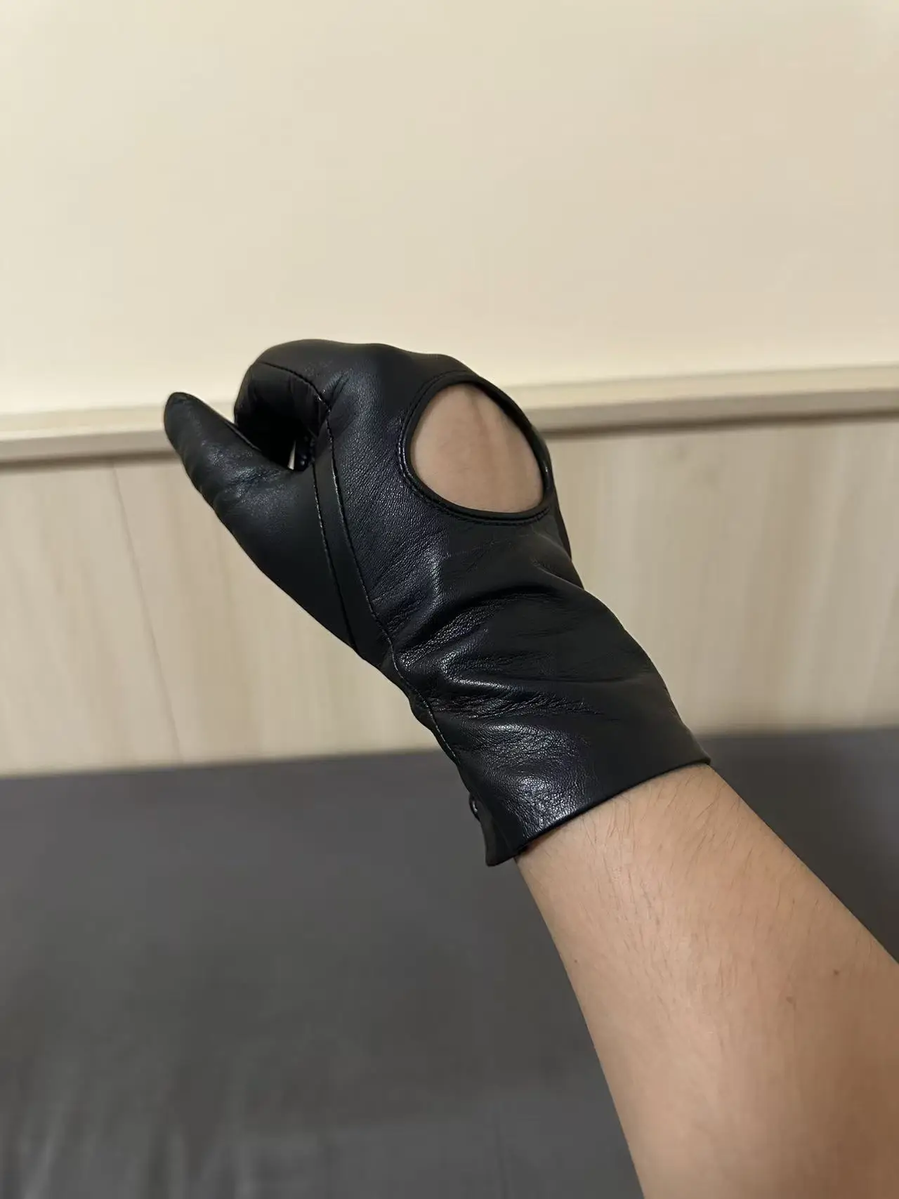 Guanti lunghi in pelle di lusso da uomo Guanti morbidi e sottili da 25 cm senza fodera per la moda elegante 1