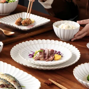 Ciotole bianche per uso domestico nordico Piatti piani Set di stoviglie in ceramica smaltata bianca Piatto da bistecca occidentale Insalatiera Piatto di pesce e verdura 1