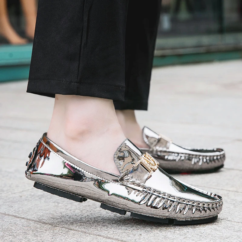 Scarpe a cuffia da uomo, scarpe slip-on primaverili ed estive, scarpe da uomo alla moda in pelle verniciata stile coreano, scarpe pigre basse, scarpe casual, fatte a mano 5