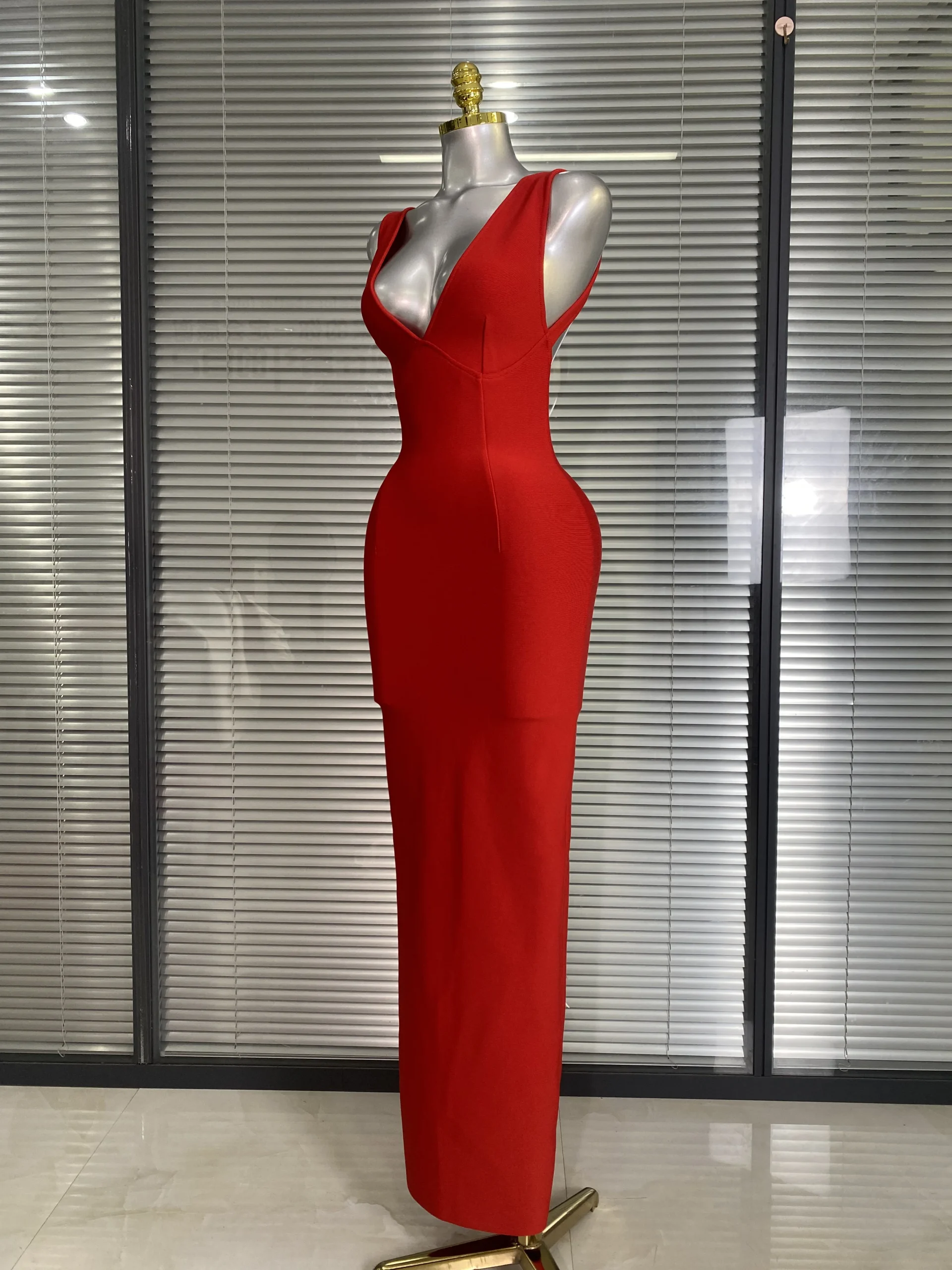 Brand New 2025 Donne sexy Profondo scollo a V Backless Rosso Vestito dalla fasciatura Celebrity lavorato a maglia Elegante aderente Party Maxi Dress 4
