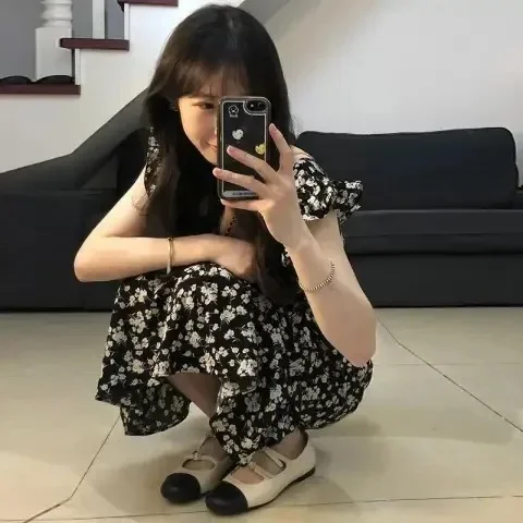 Abito estivo con stampa floreale nera Stile francese Hepburn Pausa tè Gonna lunga da donna Elegante abito maxi che impiegato in vita 3