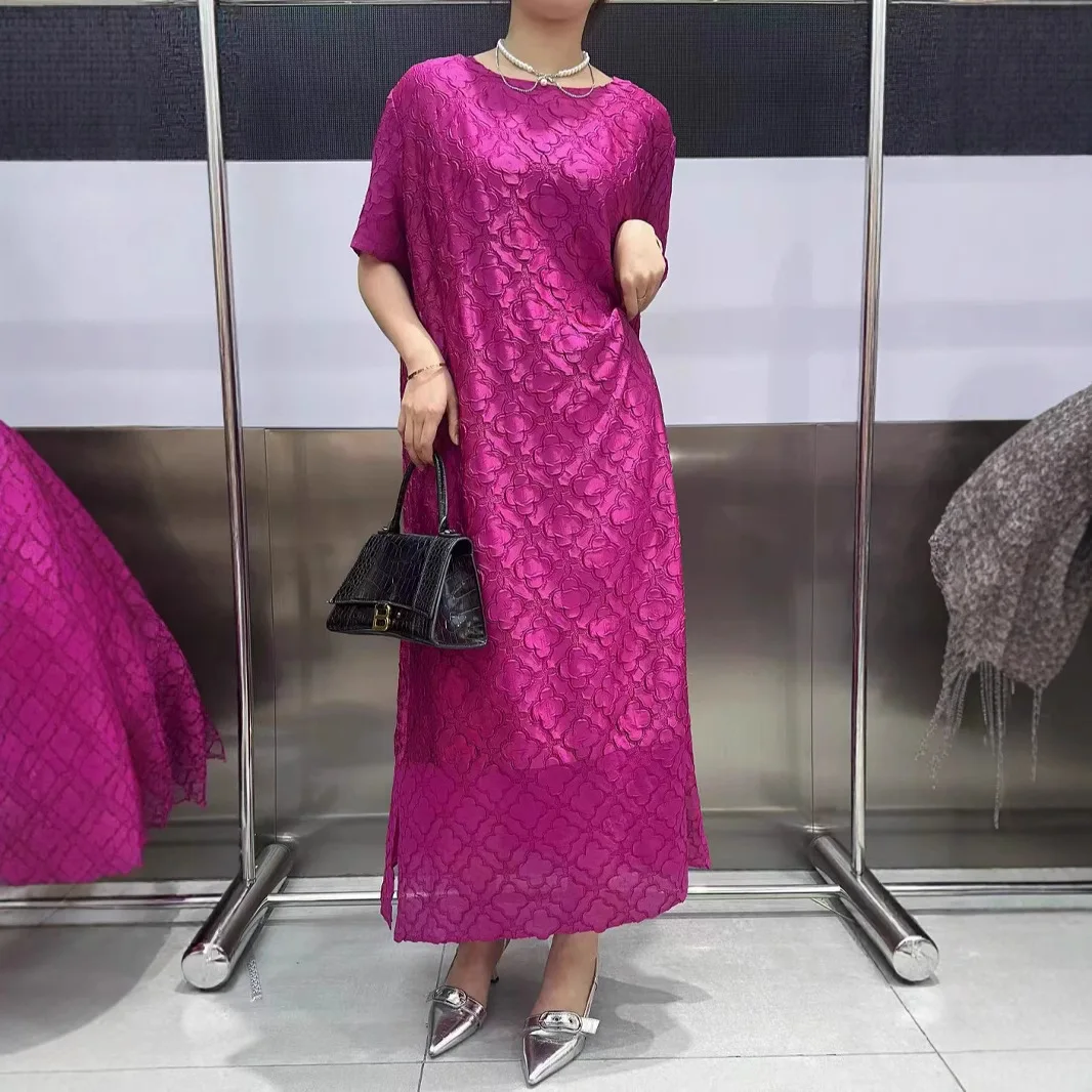 Abito plissettato Miyake per donna 2025 Nuova gonna a pieghe ampia in rilievo tridimensionale ricamata per l'industria pesante in tinta unita 3