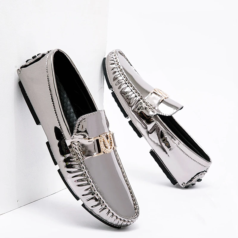 Scarpe a cuffia da uomo, scarpe slip-on primaverili ed estive, scarpe da uomo alla moda in pelle verniciata stile coreano, scarpe pigre basse, scarpe casual, fatte a mano 3