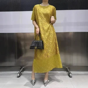 Abito plissettato Miyake per donna 2025 Nuova gonna a pieghe ampia in rilievo tridimensionale ricamata per l'industria pesante in tinta unita 1