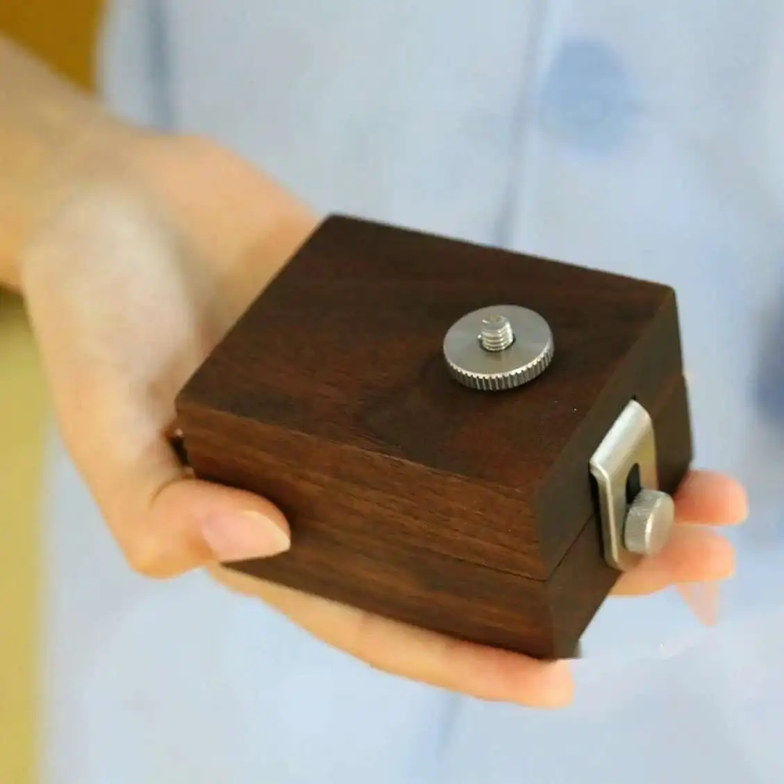 Il mini cavalletto per schizzi da disegno in legno di noce carino tascabile, la scatola di pittura può essere giocosa con 1