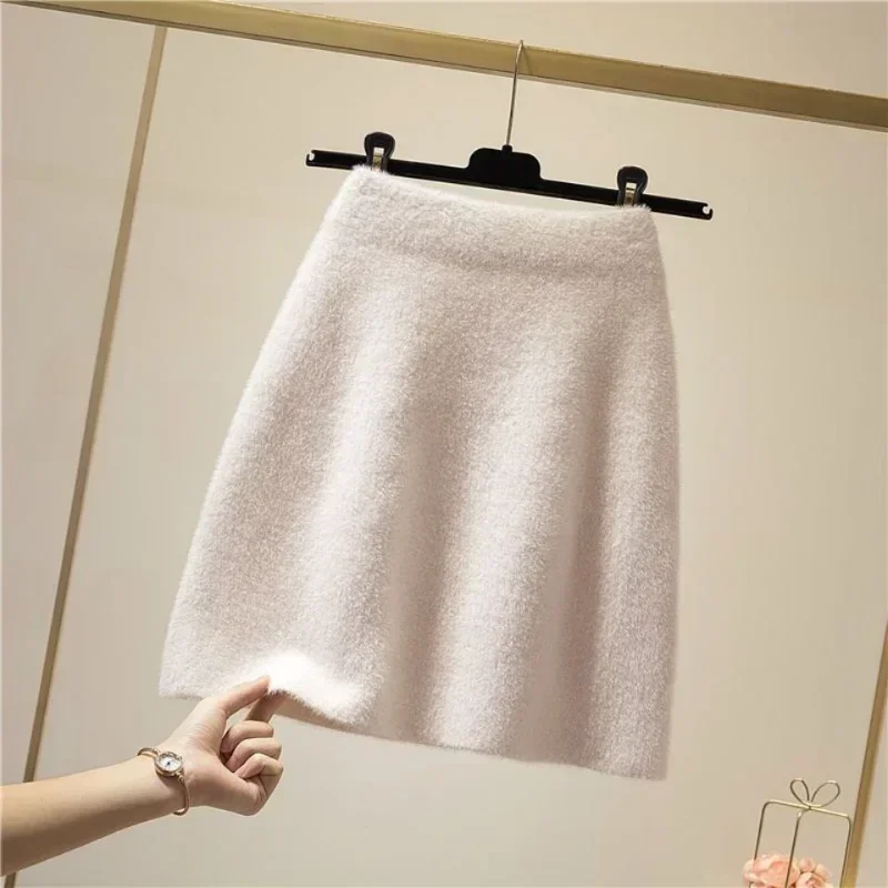 Gonna lavorata a maglia da donna per l'autunno e l'inverno Breve solido a vita alta Imitazione visone gonne avvolgenti Gonna skinny a trapezio ZT20 1