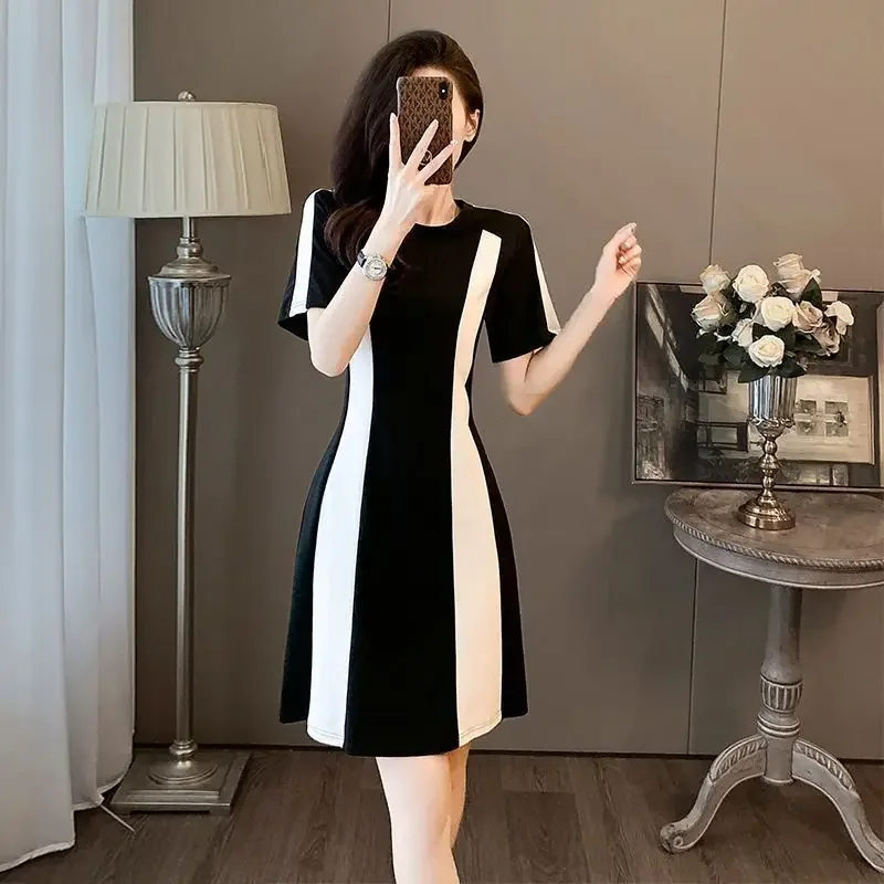 Abito casual francese elegante bianco nero Vita da donna cinched dimagrante Gonna corta più giovane Abito estivo nuovo stile alla moda 1