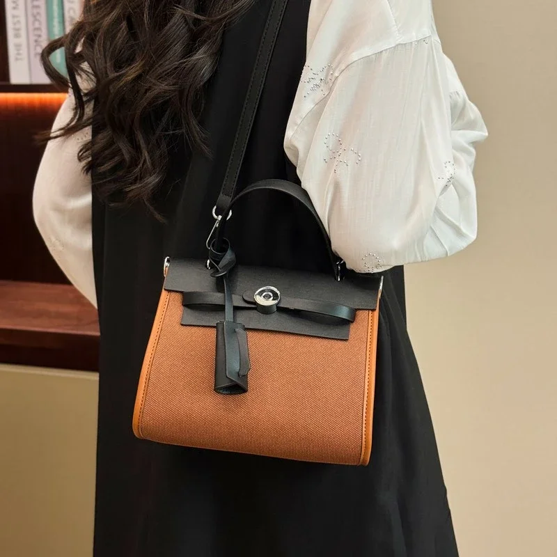 2025Elegante borsa a tracolla in pelle da donna - Stile parigino vintage con design moderno e hardware dorato 1