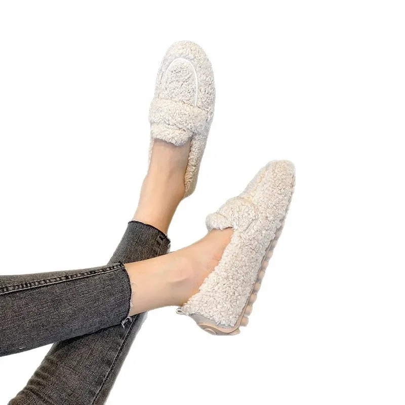 Stivali da donna in pelle di pecora con fondo spesso Capispalla autunno inverno Pantofole soffici slip-on di grandi dimensioni da 41 a 43 Suola in gomma 5