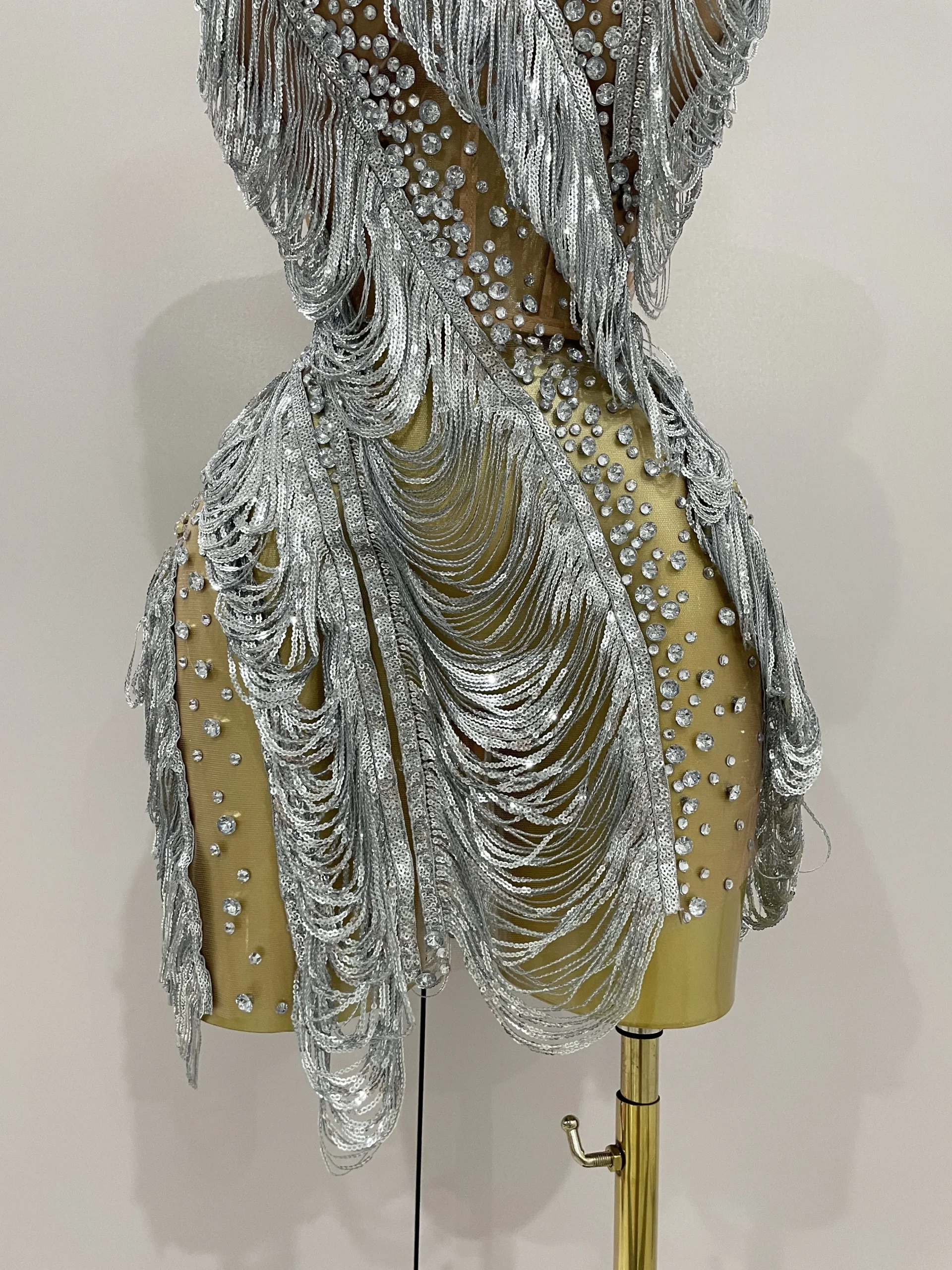 Stock scintillante strass paillettes nappa maglia monospalla abito corto 2025 donna sera festa di compleanno discoteca costume di scena 6