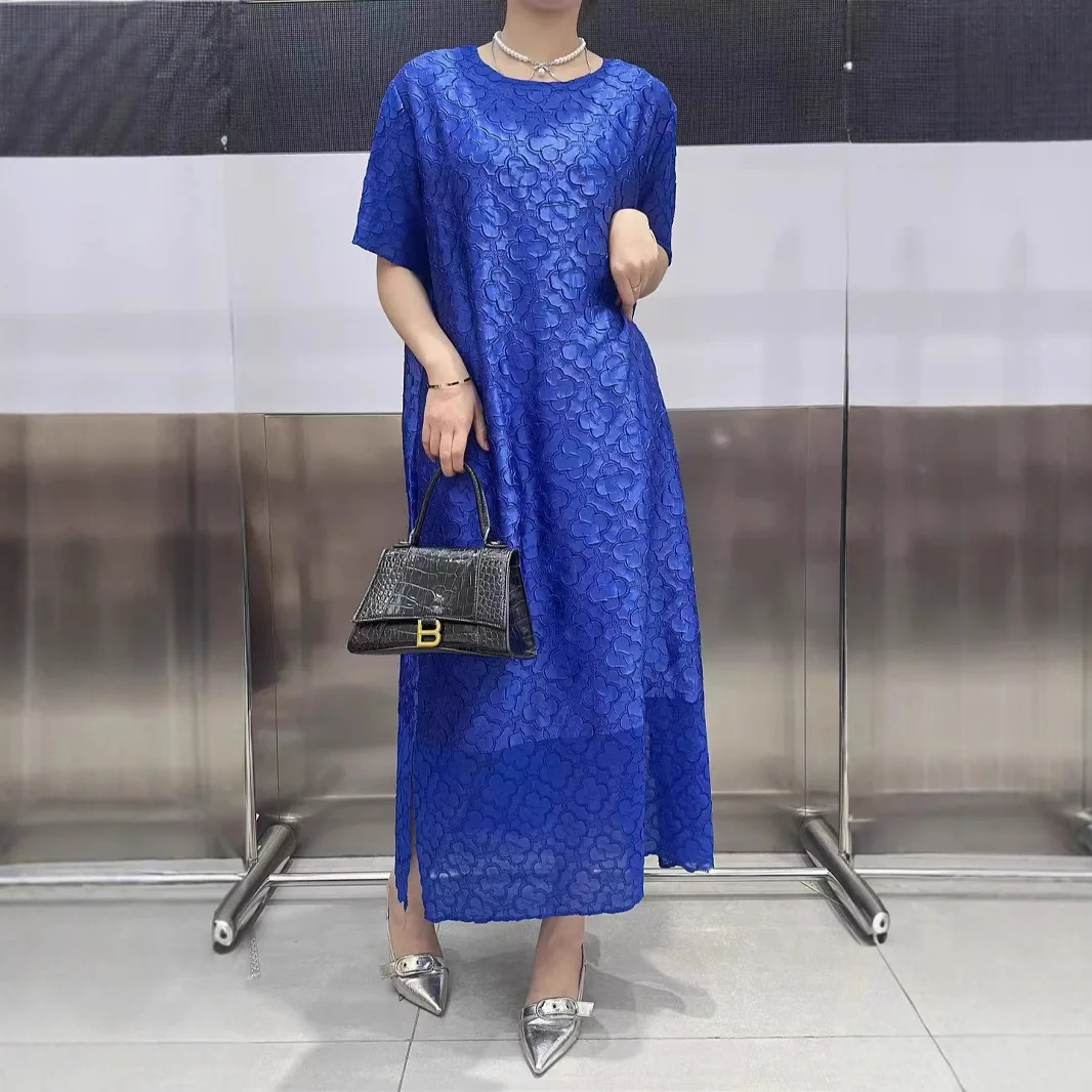 Abito plissettato Miyake per donna 2025 Nuova gonna a pieghe ampia in rilievo tridimensionale ricamata per l'industria pesante in tinta unita 4