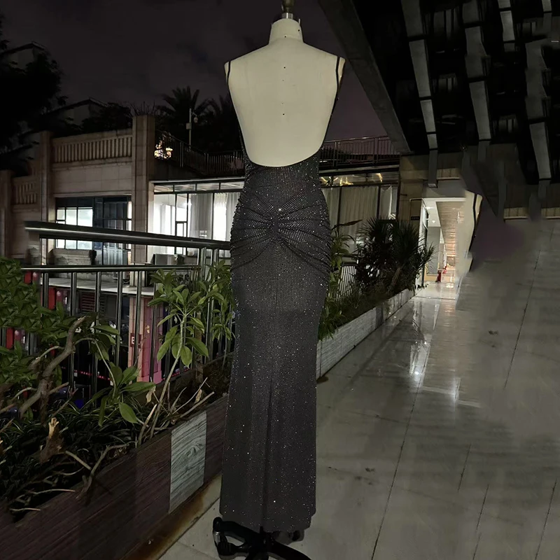 DEAT Moda Grigio Hot Drilling Spaghetti Strap Dress Donna Slim Fit Backless Pieghe Split Abiti lunghi fino al pavimento Nuova marea 7AB8510 5