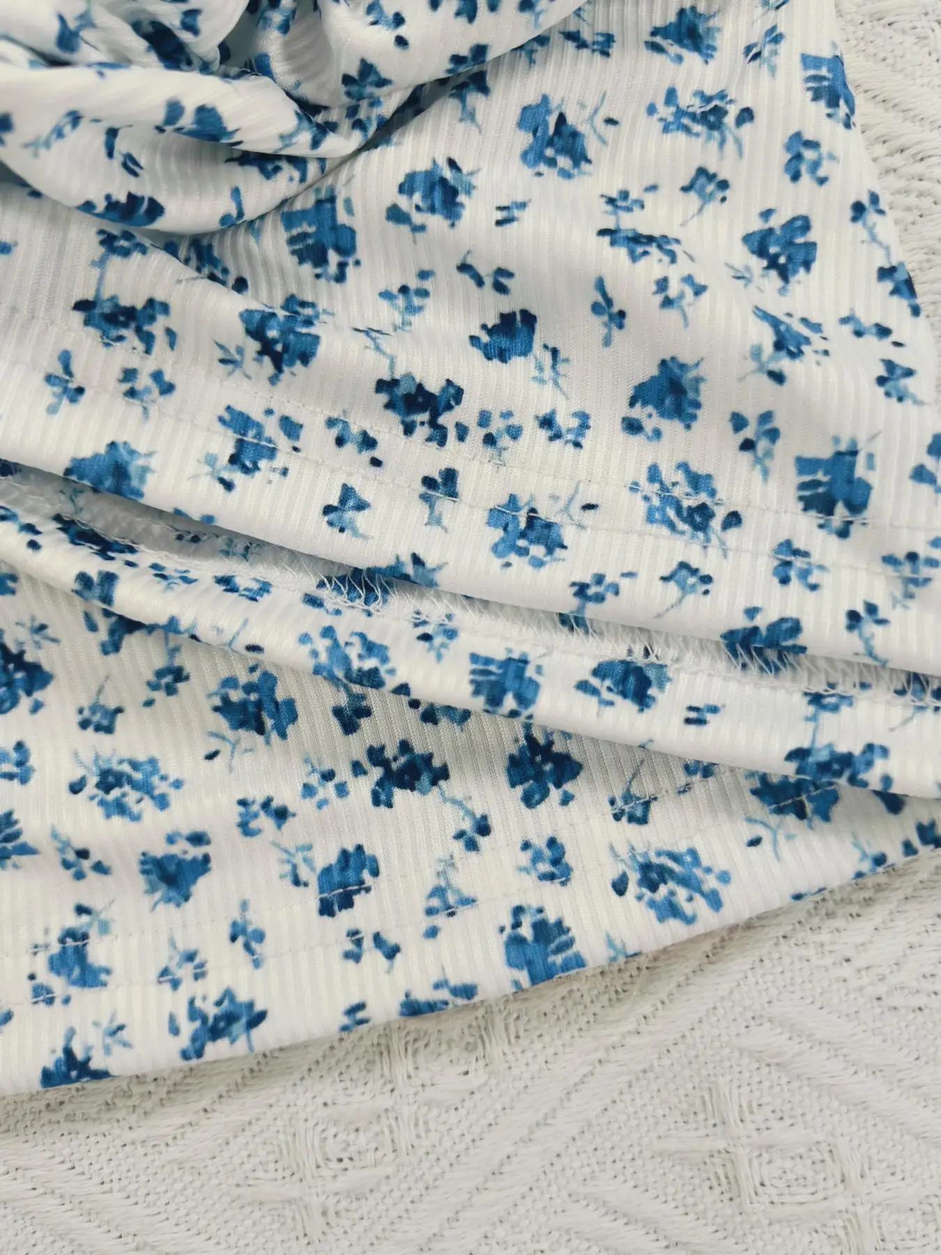 Abito da donna senza schienale con volant e stampa floreale Ditsy, abito corto senza maniche con cinturino regolabile per l'estate, abbigliamento da donna per 4