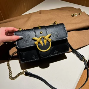 Nuova borsa da donna con rondine quadrata piccola in rilievo - Sotto le ascelle monospalla con catena in metallo alla moda 1