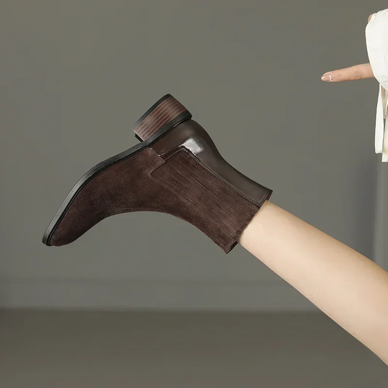 2025 Nuovo autunno/Witner Kid Stivali da donna in pelle scamosciata Stivaletti Scarpe da donna Stivali Chelsea retrò Scarpe fatte a mano in vera pelle 2