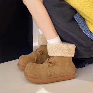 Stivali da neve antiscivolo pelosi con fiocco dolce Donna 2025 Stivaletti invernali caldi in peluche con tacco piatto in pelle scamosciata Stivaletti corti da donna in pelliccia soffice 1