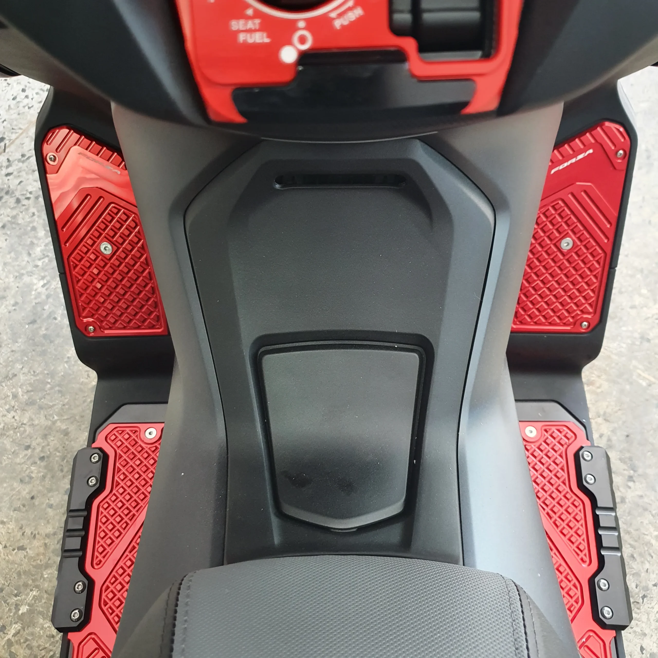 Pedane moto accessori poggiapiedi scooter tappetino per HONDA forza300 forza350 2018-2023 3