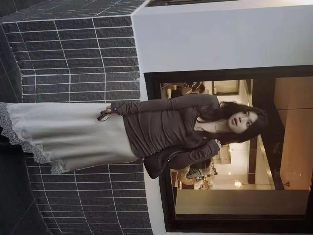 HH Donna Primavera Moda Pendolarismo Raso di seta Orlo asimmetrico Decorazione in pizzo Gonna femminile Casual Street Style Gonna di media lunghezza 1