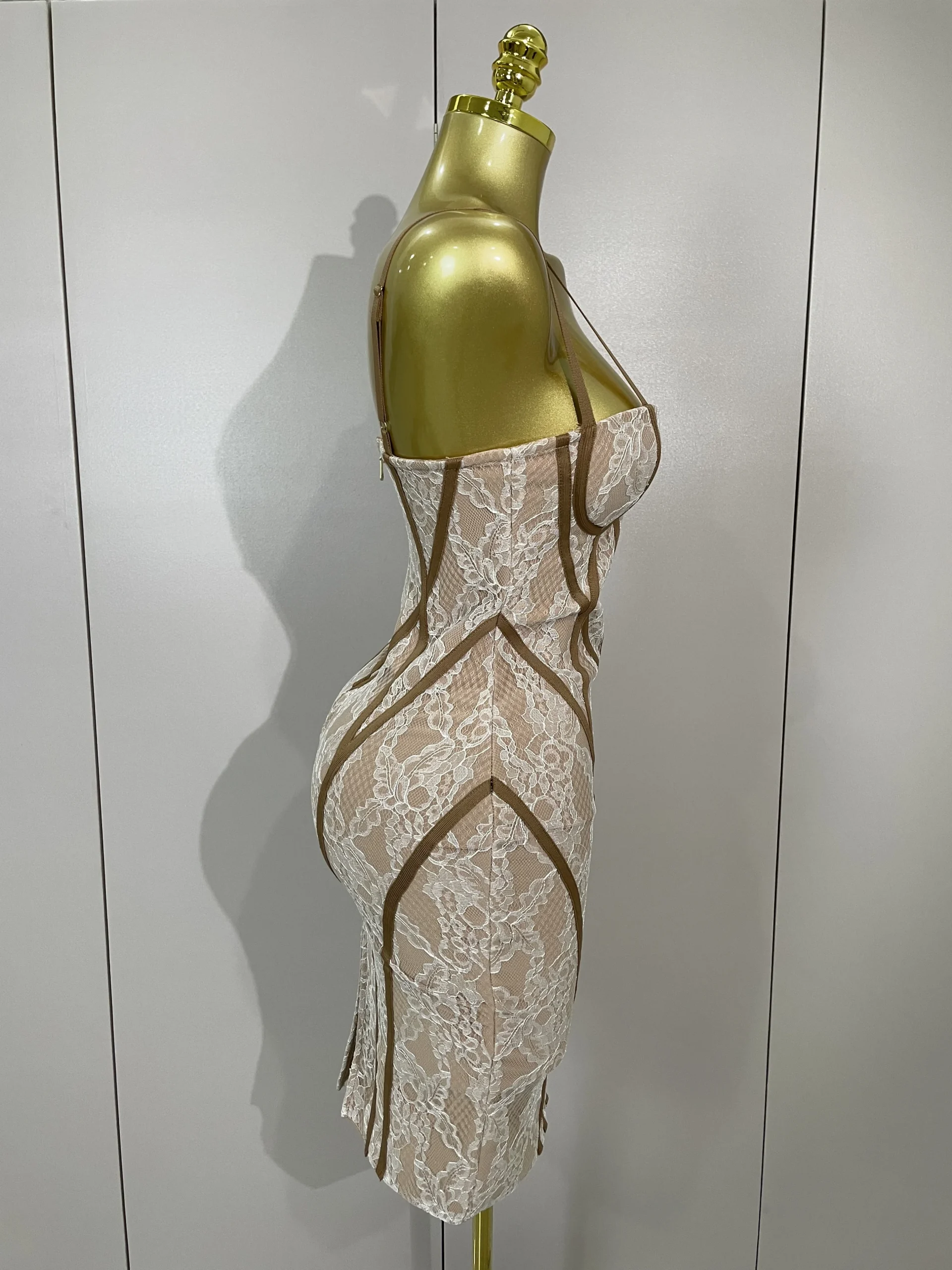 2025 Vestito da festa delle nuove donne Design originale Canotta in pizzo Backless Serata Festa di compleanno Abiti Night Club Show Wear Vestido 4