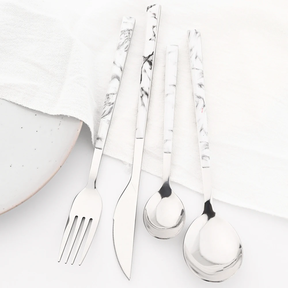 6/24pcs Set di stoviglie in argento nero Set di posate con manico in legno in acciaio inossidabile forchette cucchiaio coltello stoviglie Set di posate da cucina 5