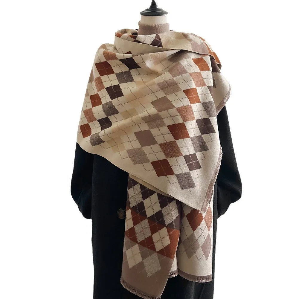 Sciarpa in cashmere imitazione diamante stile college neutro retrò britannico con scialle da studente beige di fascia alta con nappa Szalik 4w935 5