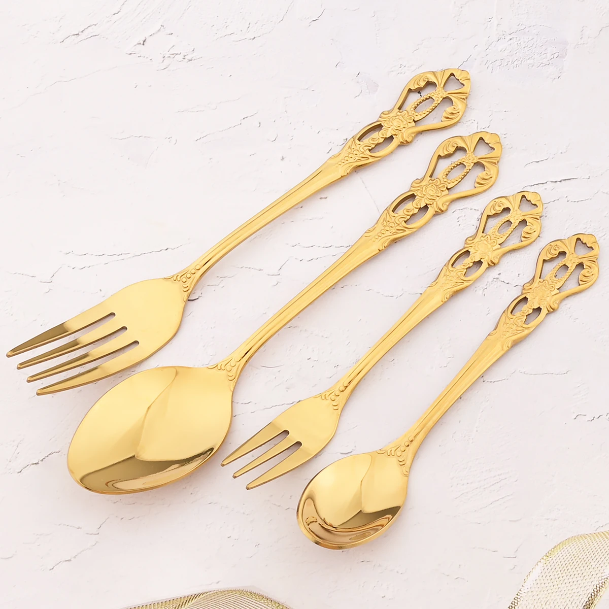 Set di posate nere da 16 pezzi Set di stoviglie Vintage in acciaio inossidabile coltello forchetta cucchiai da Dessert stoviglie posate da cucina per la casa occidentale 4