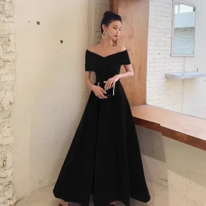 Mauroicardi Primavera Lunghi Lusso Elegante Chic Nero Morbido Velluto Abiti da Sposa per Feste da Sera per Le Donne Abiti Maxi con Spalle Scoperte 1