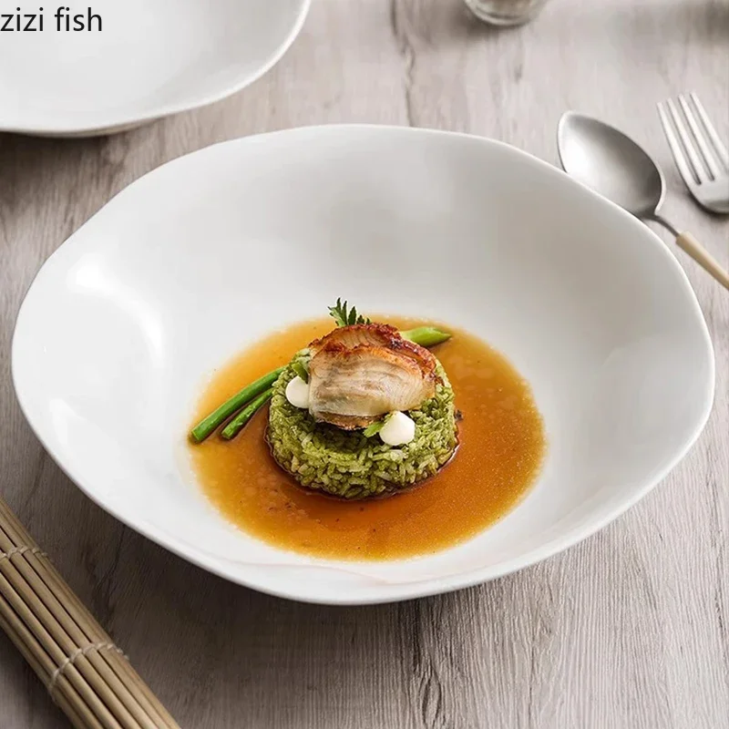 Piatto in ceramica bianco irregolare Piatto da insalata per ristorante Piatto da zuppa spesso Piatto da dessert Piatto per pasta Piatti di servizio Stoviglie creative 1