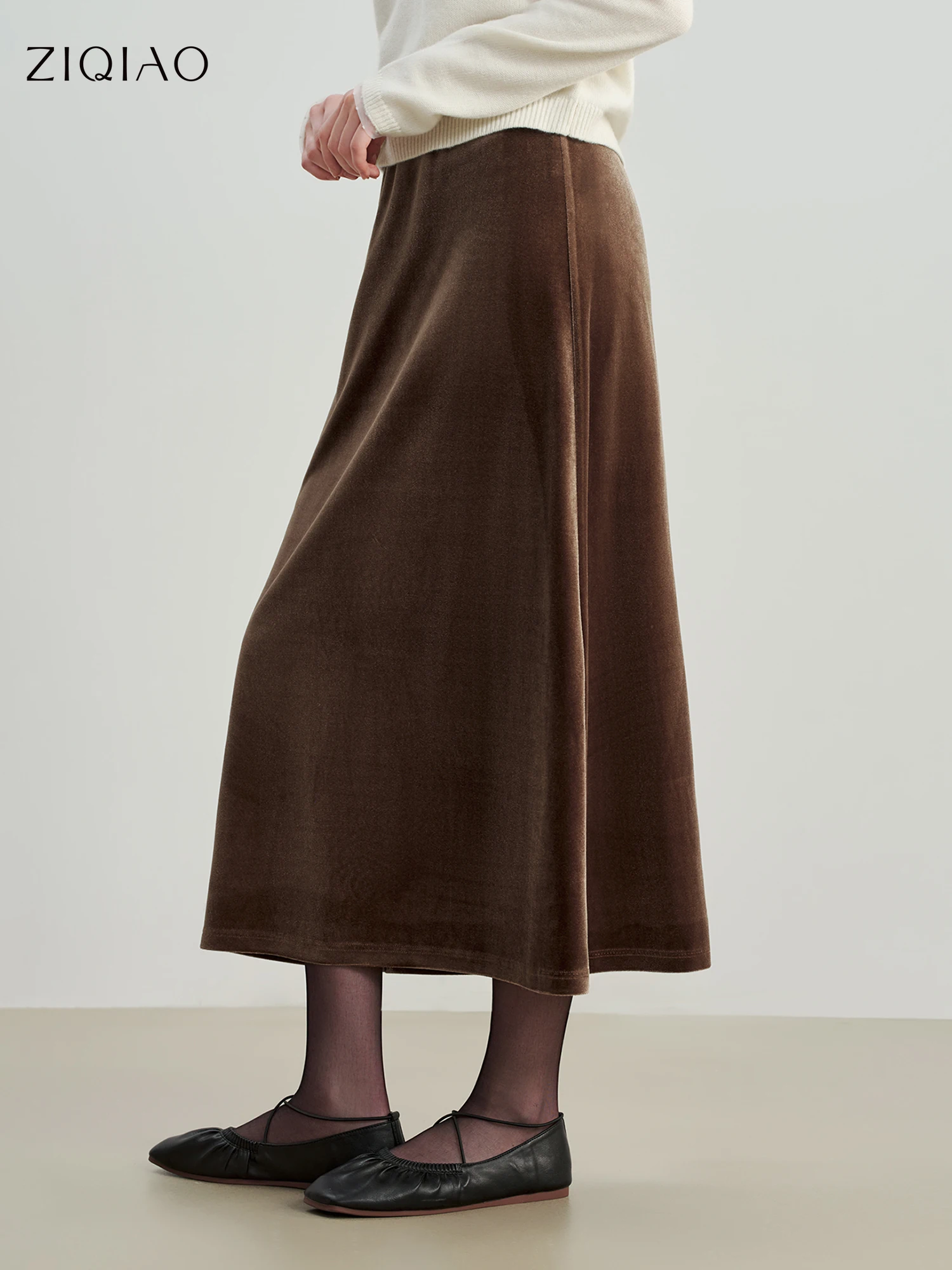 ZIQIAO Gonna longuette a trapezio in velluto nero stile francese per donna 2025 Autunno Inverno Nuovo senso di fascia alta con orlo lungo semi-gonna elegante 1