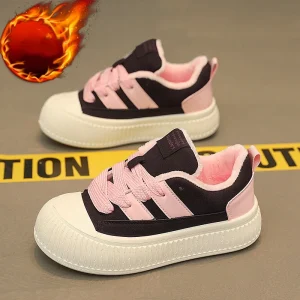 2025 nuova tendenza della moda scarpe invernali da donna in cotone comode scarpe antiscivolo in cotone con alluce stivali corti caldi da esterno 1