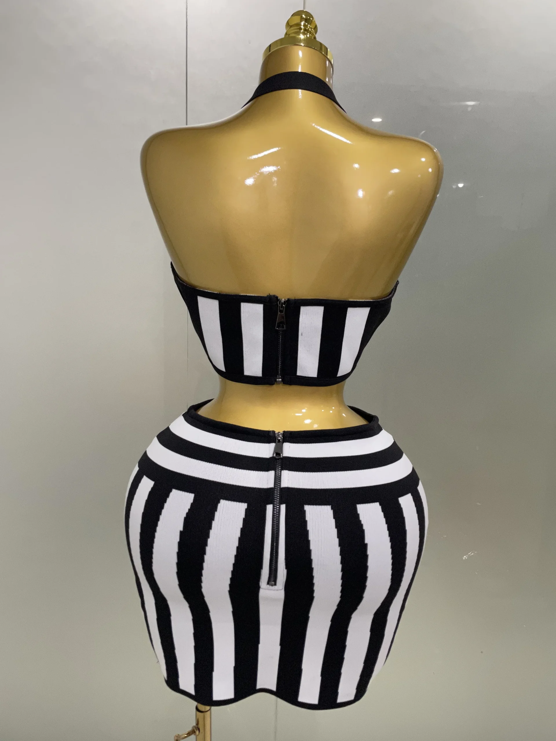 2025 nuove donne celebrità sexy jacquard nero bianco due pezzi aderente gonna fasciatura a righe set abito da sera firmato 3