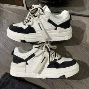 Scarpe alte abbinate ai colori per studentesse nere Scarpe calde in stile coreano nell'autunno e nell'inverno 2024 1