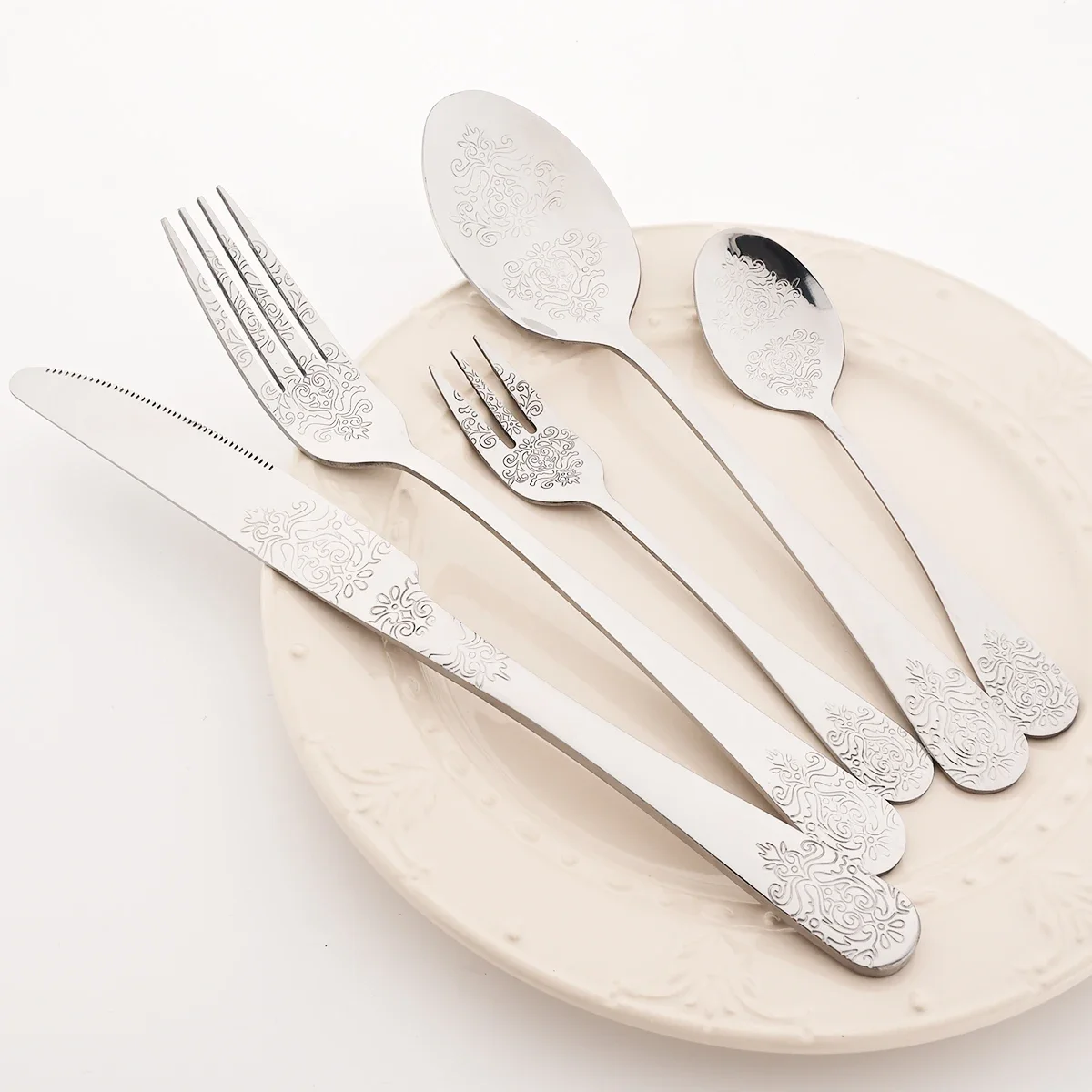 20 pezzi set di stoviglie in argento coltello da intaglio creativo forchetta cucchiaio posate specchio posate retrò in acciaio inossidabile stoviglie da cucina 2