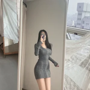 Versatile abito a maniche lunghe con scollo a V Primavera Autunno da donna Vendita calda della stagione Nuovo stile Minigonna avvolgente Gonna interna Wea 1