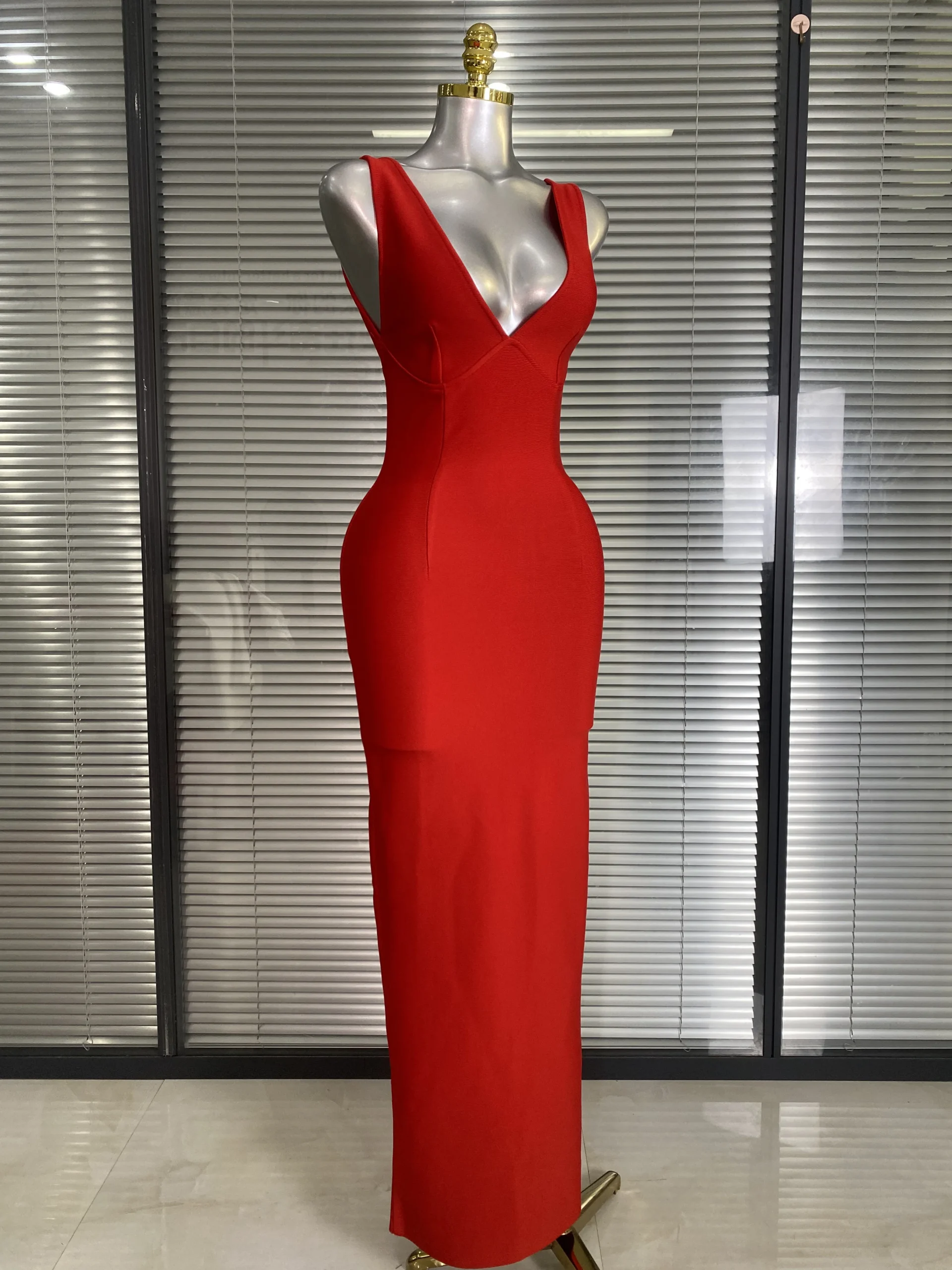 Brand New 2025 Donne sexy Profondo scollo a V Backless Rosso Vestito dalla fasciatura Celebrity lavorato a maglia Elegante aderente Party Maxi Dress 5