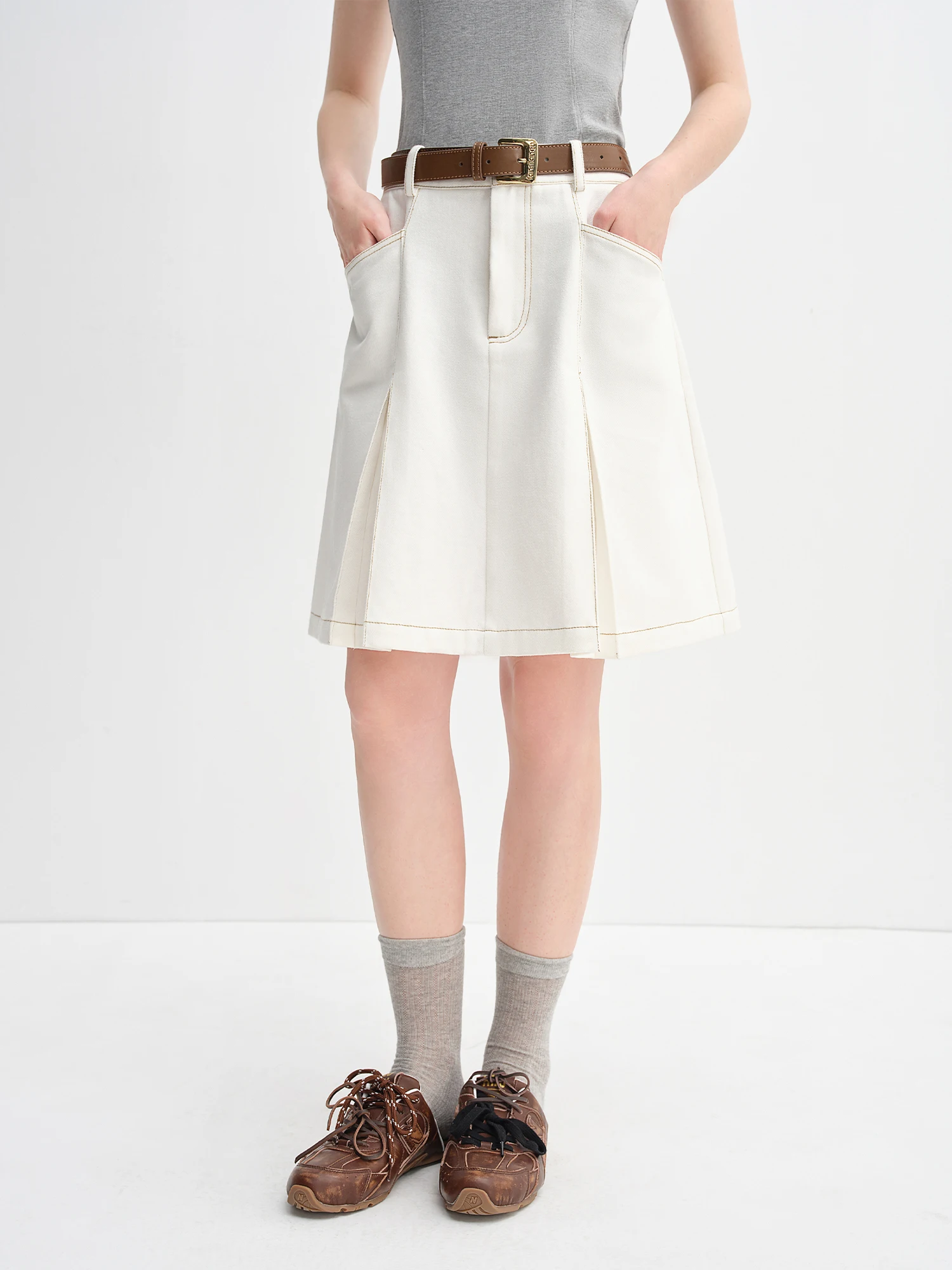 DUSHU Gonna di jeans a trapezio a vita alta da donna 2025 Autunno Nuovo stile di arrivo Gonna di jeans retrò di colore a contrasto senza cintura 25DS83098 2