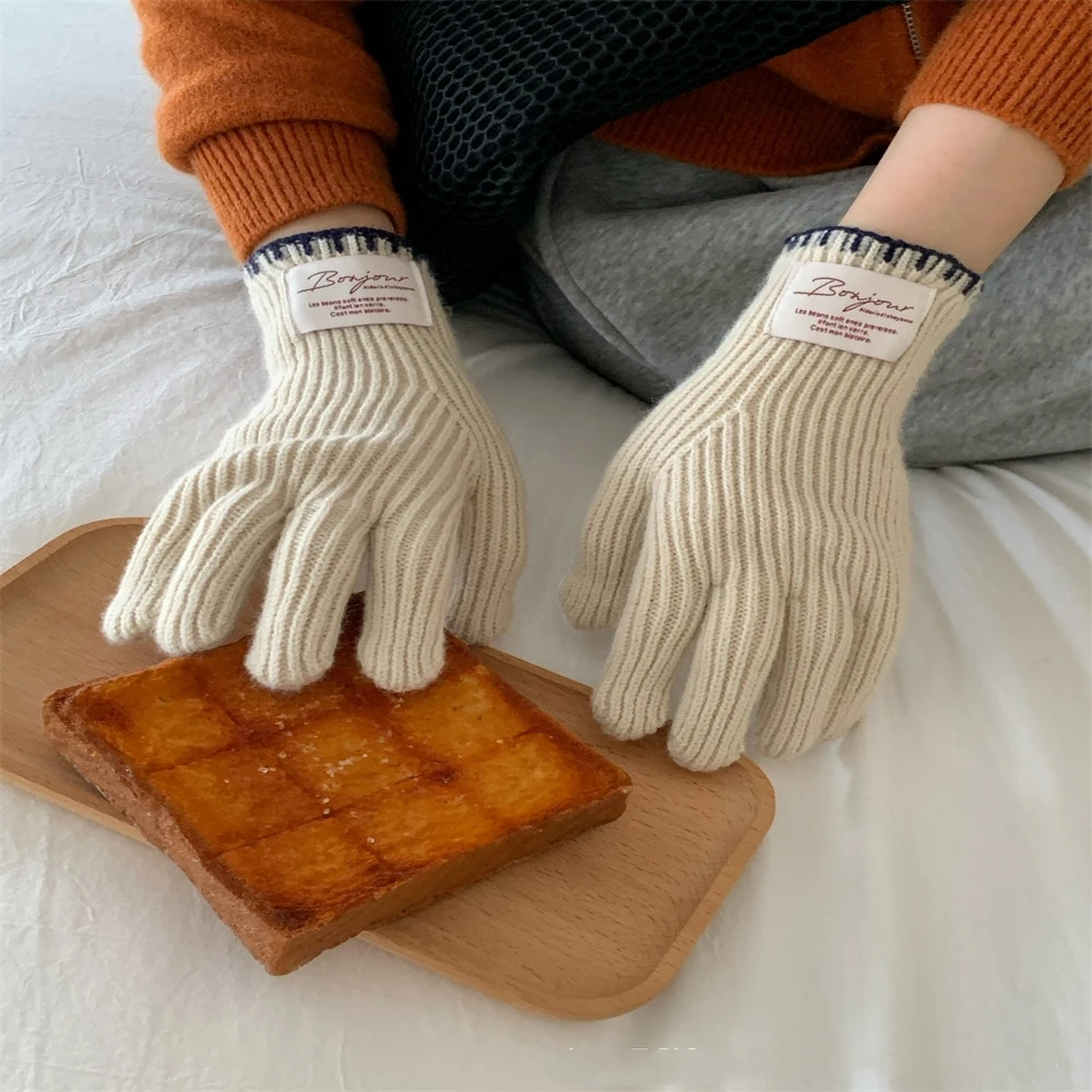 Guanti di lana lavorati a maglia in tessuto standard, bordo di bloccaggio alla moda Guanti touch screen per dita con perdite calde invernali versatili da donna 5